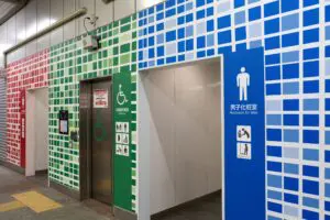 駅トイレで便意の限界に達した男性、千円で順番を交渉　計5千円の出費が「断然安い」と話題に