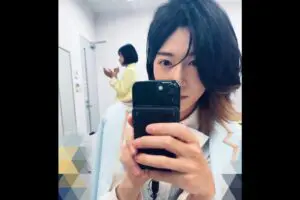 30℃超えのライブ中、ファンが熱中症で倒れ… スタッフより早く駆け寄る“男性アイドルの行動”に称賛の嵐
