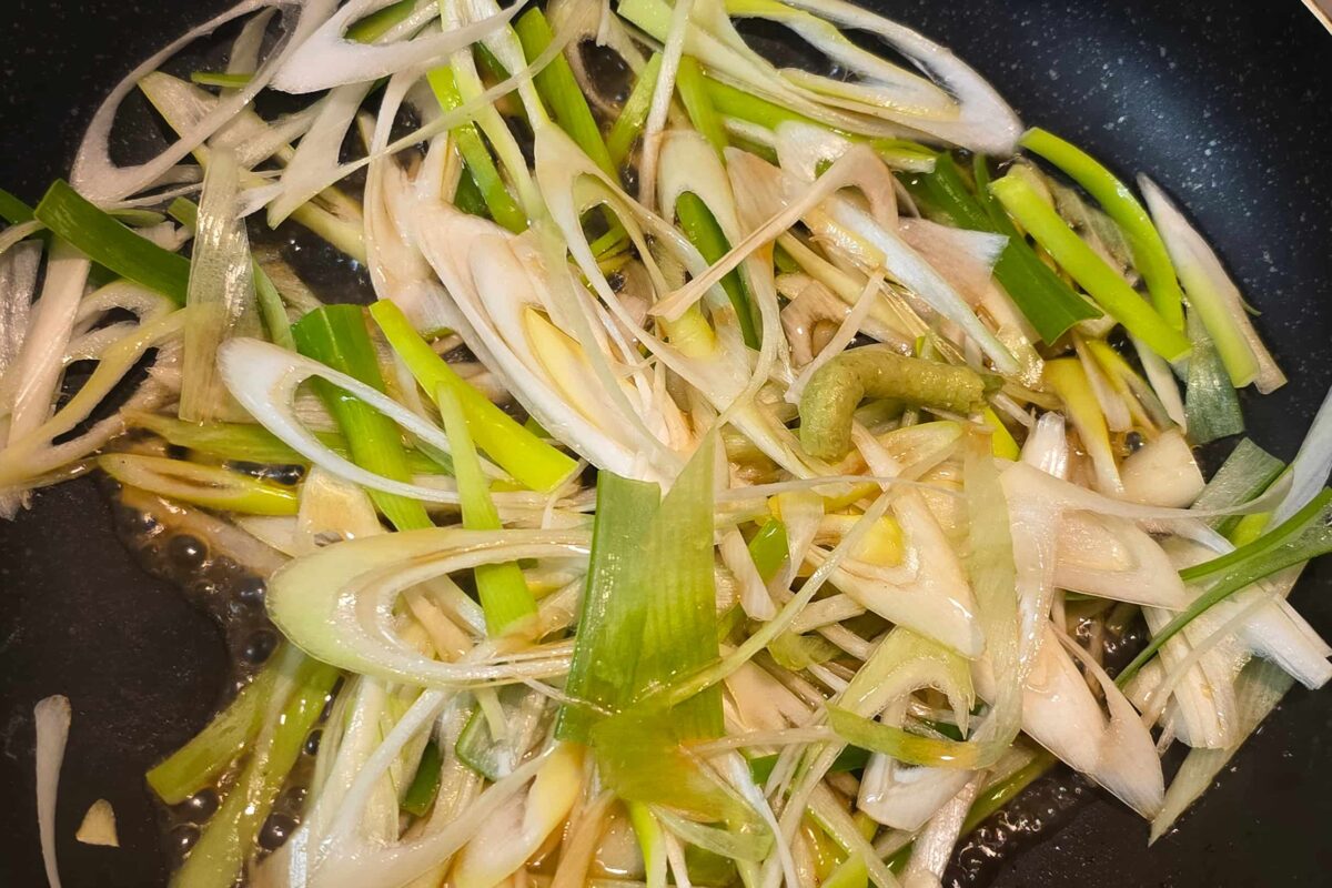 わさポン蒸し鶏