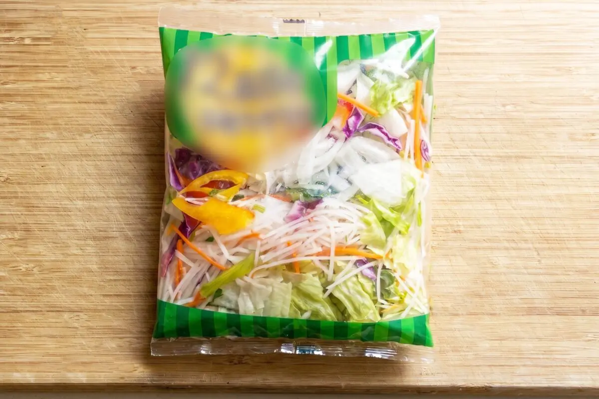 カットサラダ、「この状態」は絶対食べないで　プロが注意喚起「お腹壊す」「見て見ぬふりしてた…怖っ！」