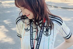 影山優佳の着用ユニフォーム、じつは… 「着こなせるのすごい!」「発想はなかった」驚きの声