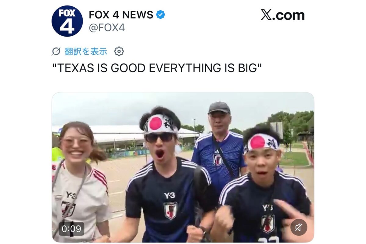 インタビューに応じる日本人サポーター