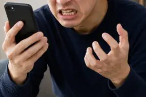 「お金は大人の通信簿」発言が物議 著名人から「そんなわけねーだろ」「間違ってる」と反論続々