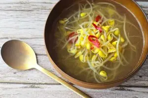 リュウジ、豆もやし1袋で作る“激安スープ” たった3分で満足感もスゴい