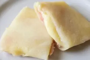 春巻きの皮をレンジで1分 コンビニ風「もちもちブリトー」ができた