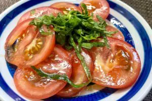 キンキンに冷やしたトマトにコレかけて けんた食堂の“酸味ダレ”が晩酌に最高