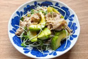簡単すぎて週3で作ってる　豚しゃぶにアボカド入れたら「飲めるほど美味い」
