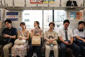 美人アナ、電車内で「すごく気になること」に相次ぐ共感　「お互いに不快」「男ですがわかる！」