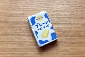 ベビーチーズはこう食べる　ちくわと餃子の皮で巻くだけ“サクサクとろり”