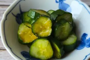 きゅうりを切って漬けるだけ　仕込み5分の「ポン酢漬け」がラクすぎる