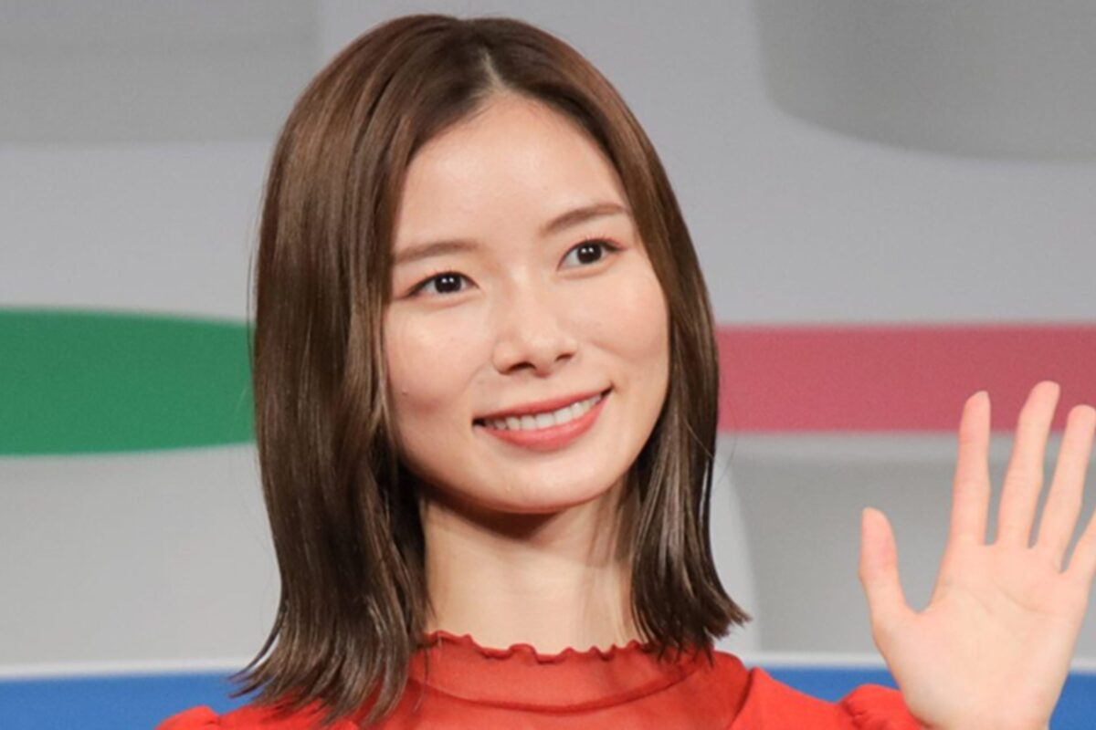 朝日奈央