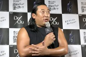 ロバート秋山もナチュラルに取り入れてた　大人のニオイ対策には手で“塗り洗い”