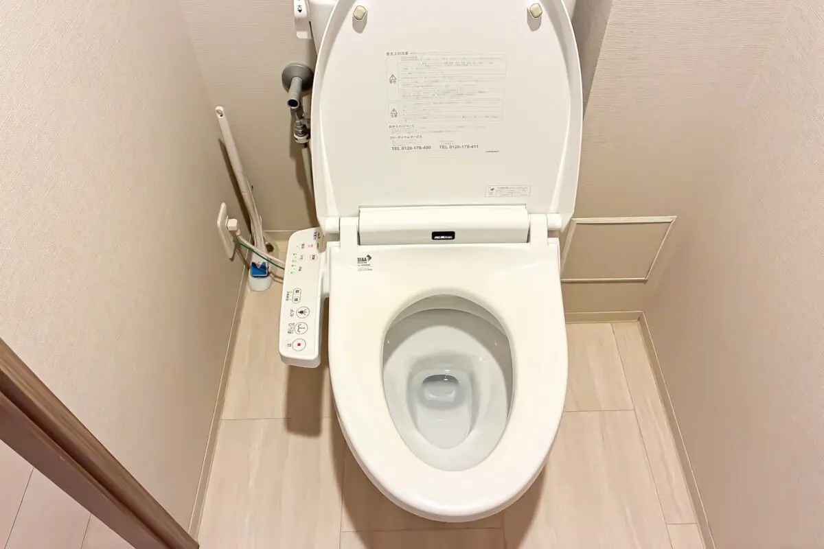 sirabee20260827toilet1