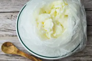 なにこの食感！　材料3つ、揉んで凍らせるだけの「極上フローズンアイス」