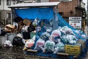 雨のあと“よく捨てられるもの”近隣住民の迷惑に…　「不法投棄」「罰されるの知らないんだ」