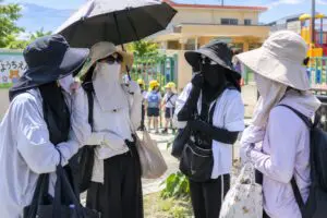 日焼け対策万全の女性をイジる夫、妻のブチ切れ回答に「その通り」と共感相次ぐ　スキンケアのプロに「日焼けの恐ろしさ」聞いた