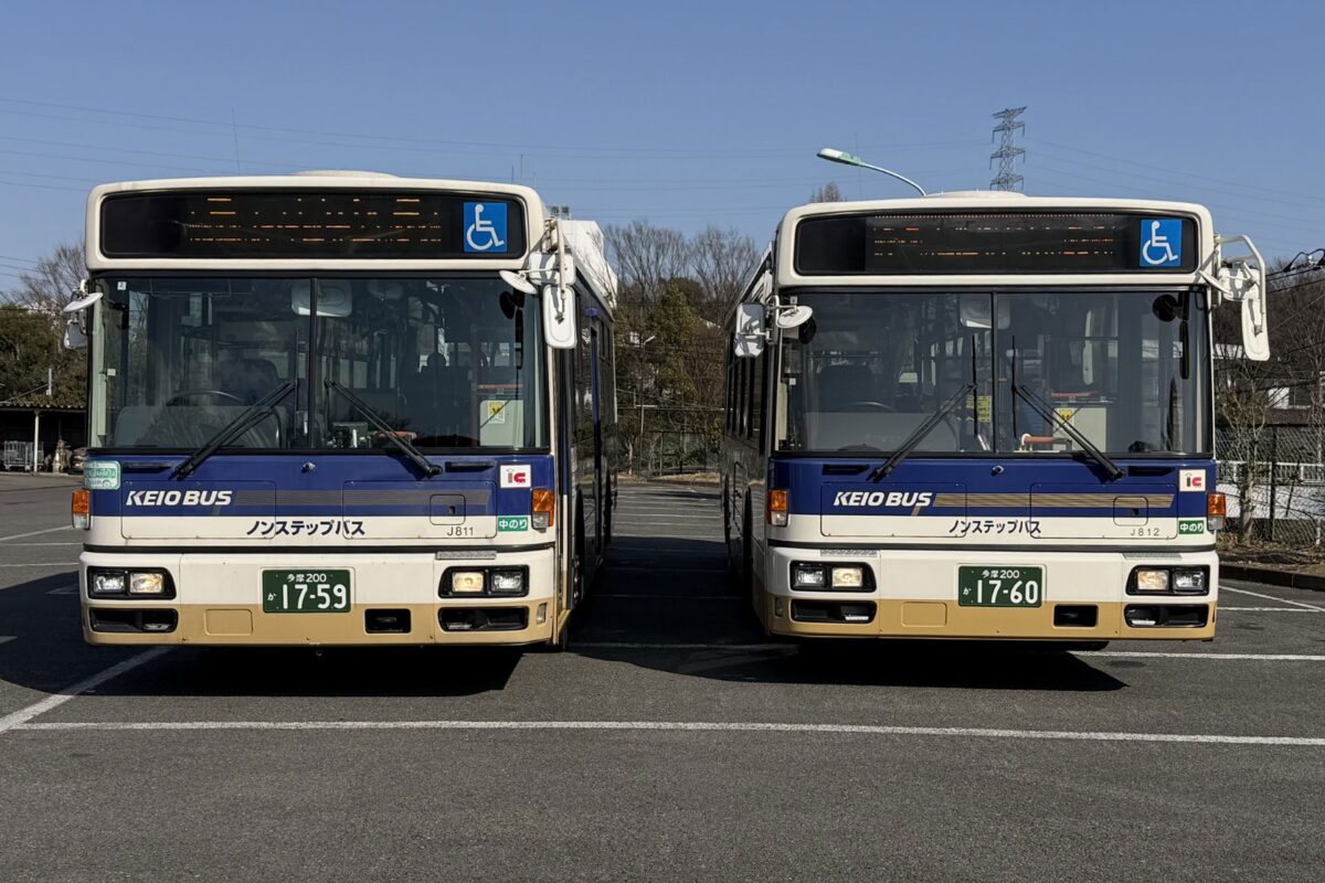 京王バスの電光表示（ブツ切れ）