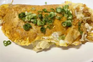 えのきと卵あったらコレ！　約5分でできる「ふわたまチーズ」がハマるおいしさ…