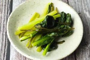 ロバート馬場の「小松菜漬け」が食卓の救世主すぎる…　“調味料2つ”おにぎりも最高