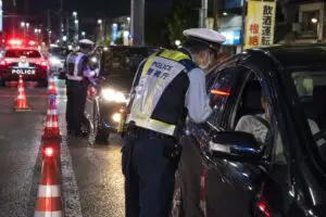 飲酒運転で捕まった男性、謎すぎる逆ギレに警察官ブチ切れ　「倍倍ファイトおじさん」話題に