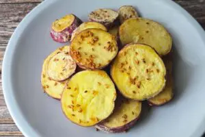 さつまいもは、“コレ”をまぶして焼くと最高 ふわふわしっとり簡単おやつレシピ