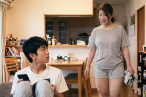 「うれしいかも」の“かも”って何？　長年の疑問に「使ってます！」「いらんだろー」ネットで論争に…