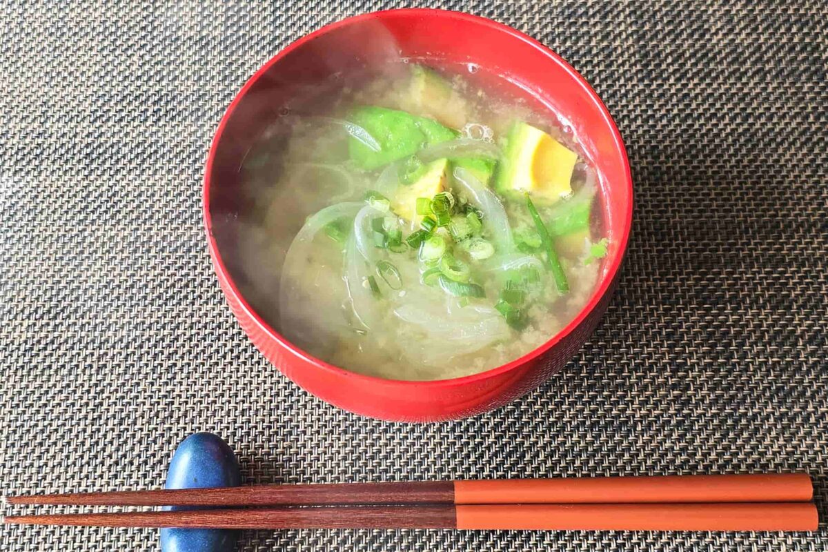 アボカドの味噌汁