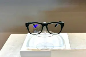 地図も翻訳も目の前に! 眼鏡市場の“スカウターみたいなスマートグラス”を体験
