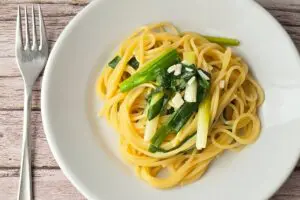 味付けはコレだけ、ギャル曽根の「ワンパンねぎパスタ」がランチに最高