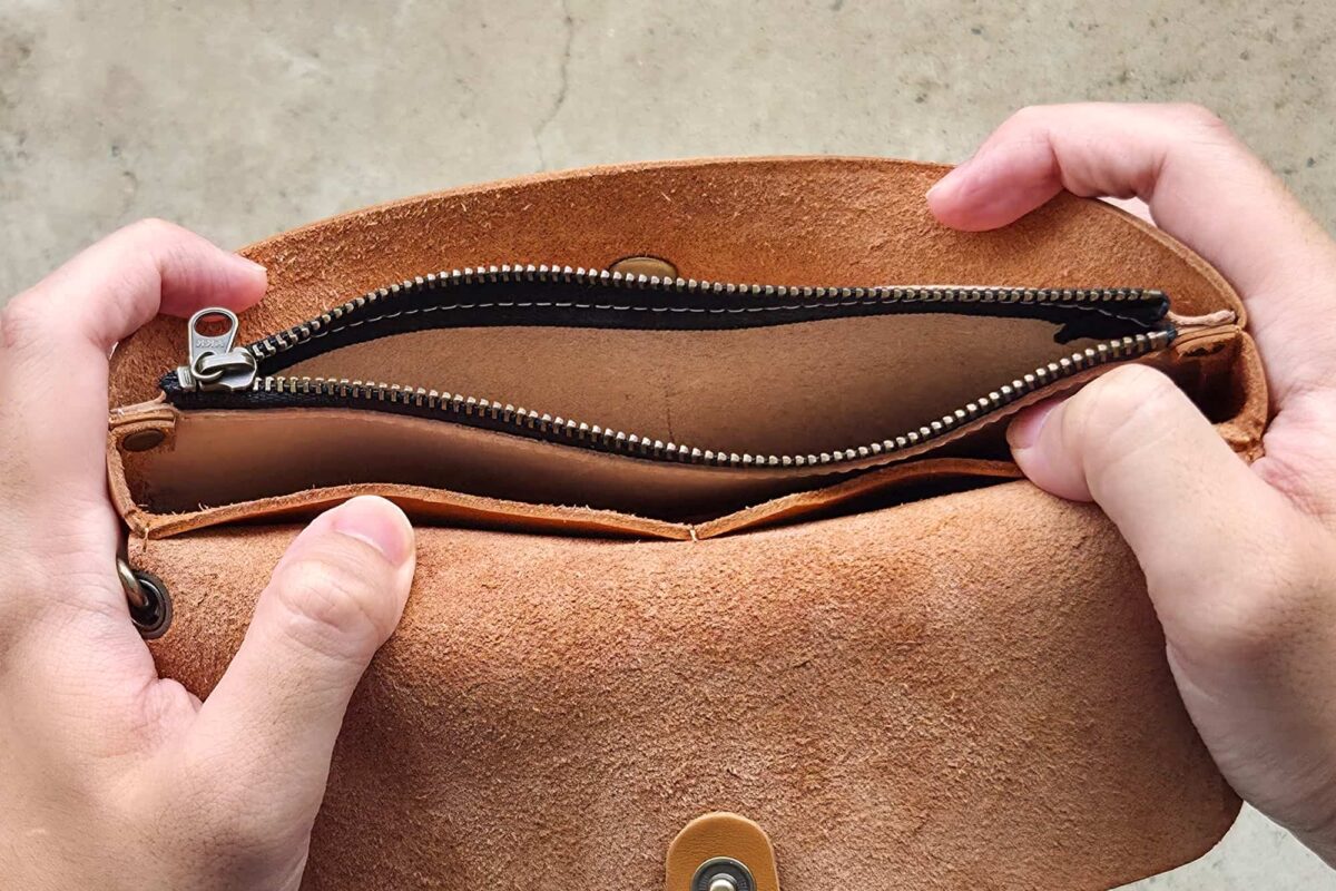 本革スマホポーチ